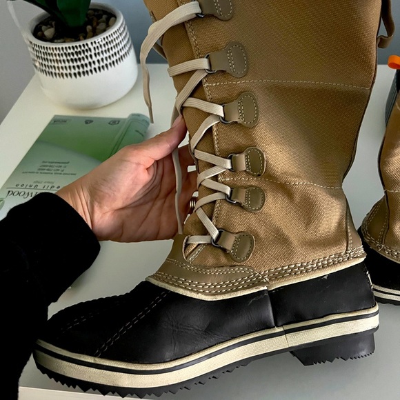 LL Bean Women’s Snow Boots - Picture 3 of 3